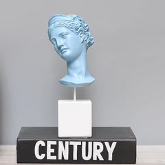 Ancient Greek hunting goddess Diana resin statue ornament Nordic home decoration Moon goddess Artemis sculpture